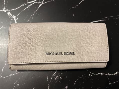 michael kors hellgrau tasche|Michael Kors jet set.